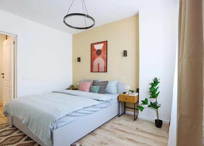 Sol - Old Town Centre Apartment Bucharest