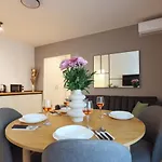 Sol - Old Town Centre I Cheap Carpark Nearby I Balcony 公寓 布加勒斯特