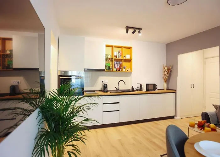 Sol - Old Town Centre Apartment Bucharest