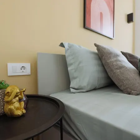 Apartment Sol - Old Town Centre I Cheap Carpark Nearby I Balcony Bukarest