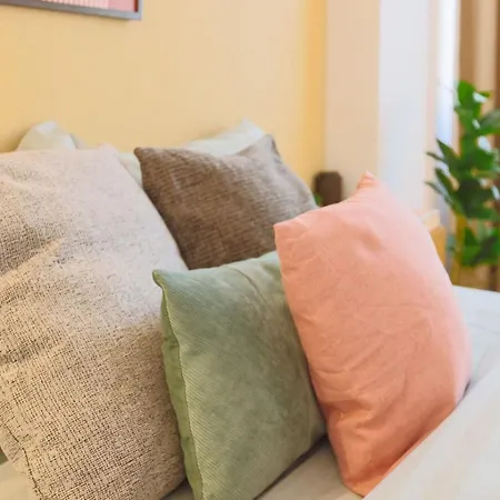 Sol - Old Town Centre I Cheap Carpark Nearby I Balcony Apartment *