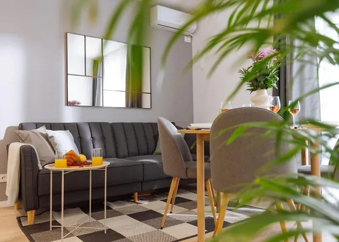 Sol - Old Town Centre Boekarest