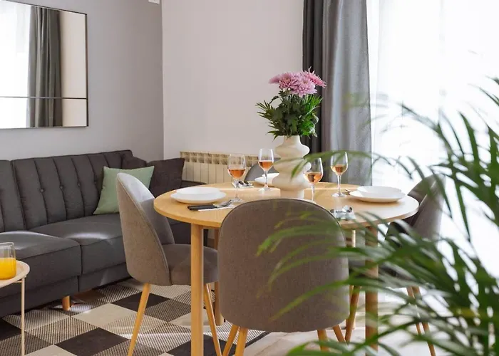 Sol - Old Town Centre Boekarest