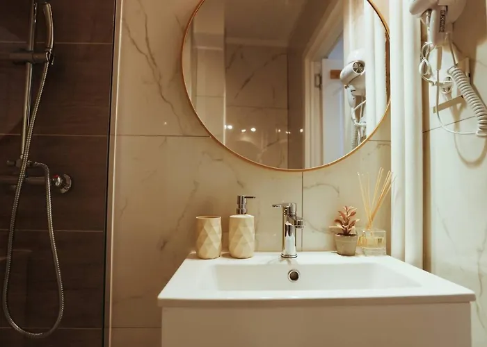 Sol - Old Town Centre * Boekarest